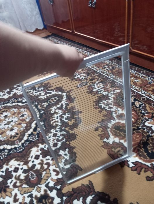 Продам полки для холодильника