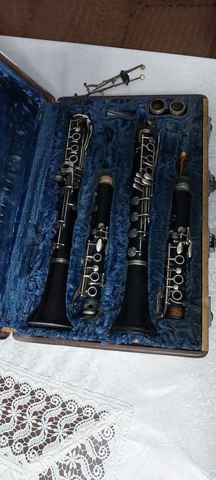 Продаю  кларнет Аине и Беине