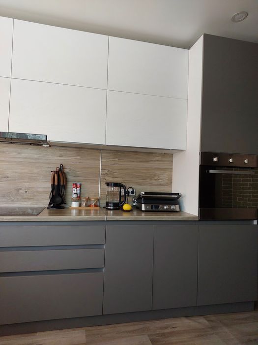 Продам кухонный гарнитур с техникой