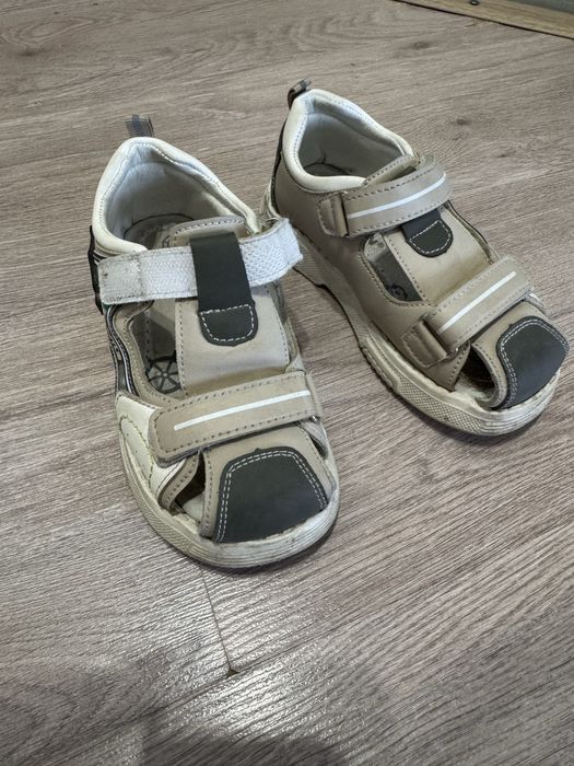Продам сандали детские