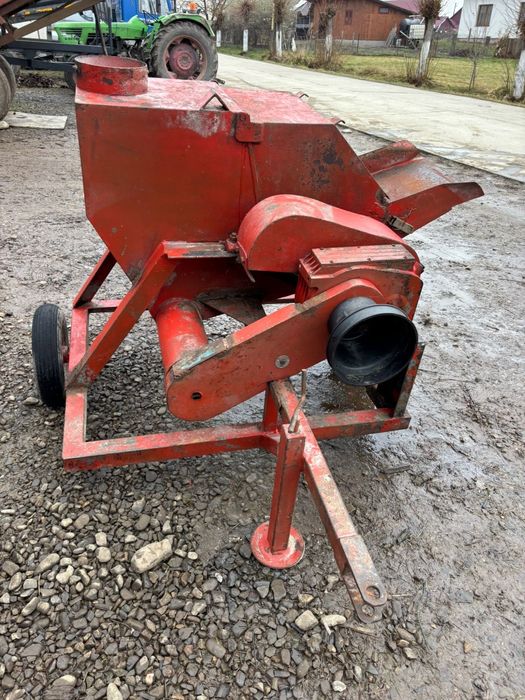 Moara cu ciocanele dupa tractor