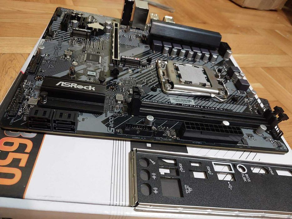 AMD Ryzen 5 7600X + ASRock B650M-H/M.2