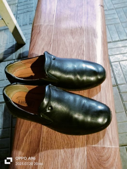 Продается туфли мальчиковые