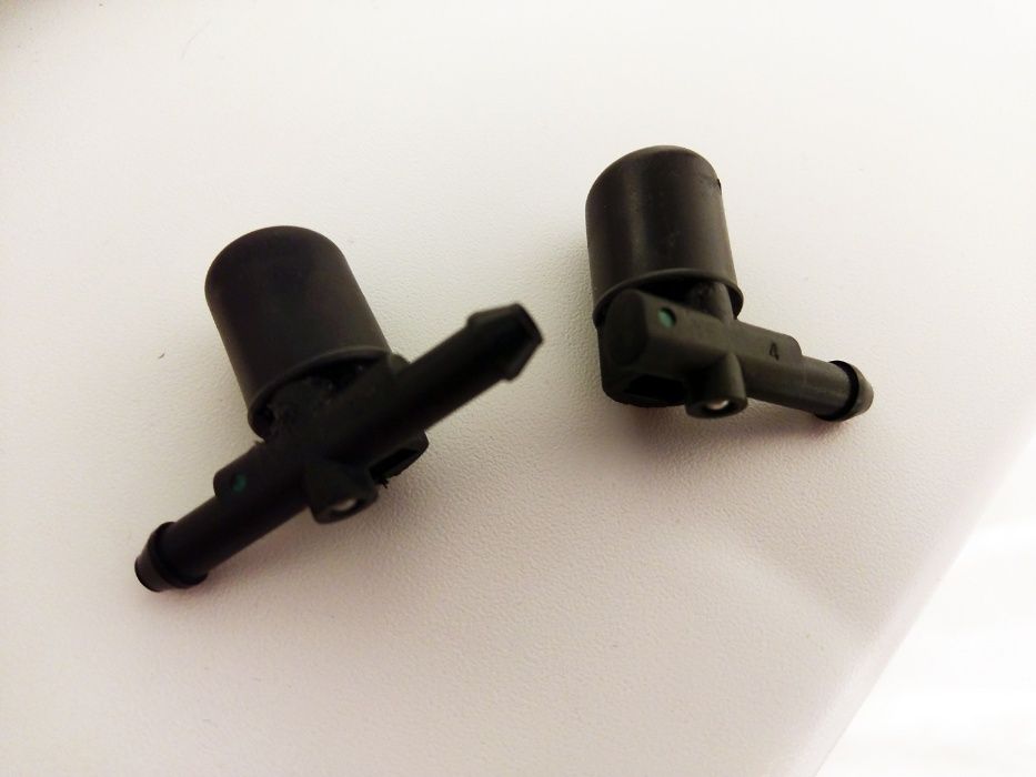 Duze spalator parbriz Opel Astra H - stanga / dreapta! CA NOI!