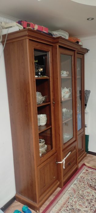 Продам сервант  вместительный