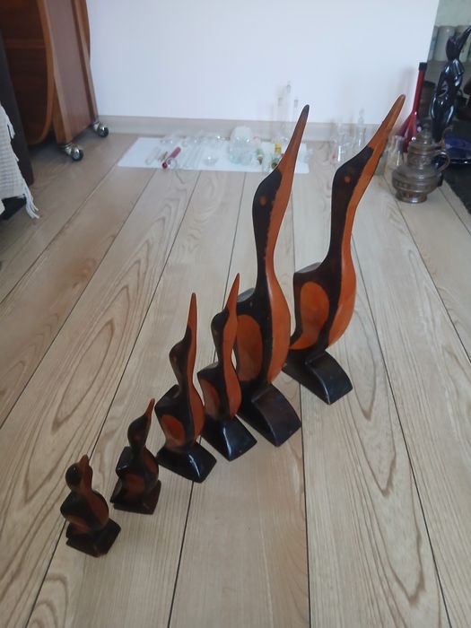 Set de sase pasari,facute din lemn.