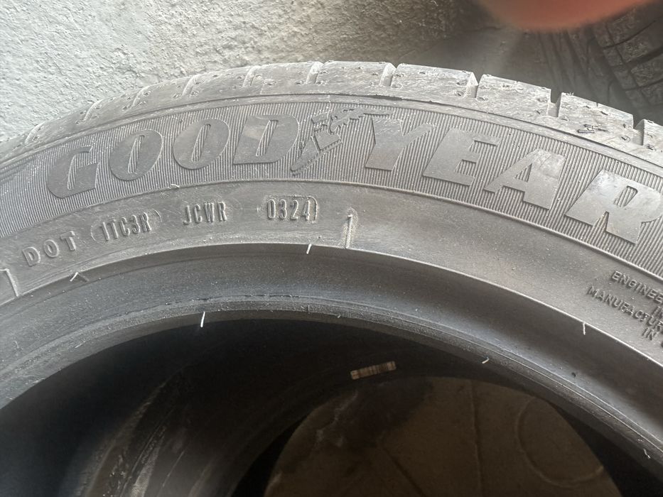 Tracer balon sotiladi Good year 215/55/17