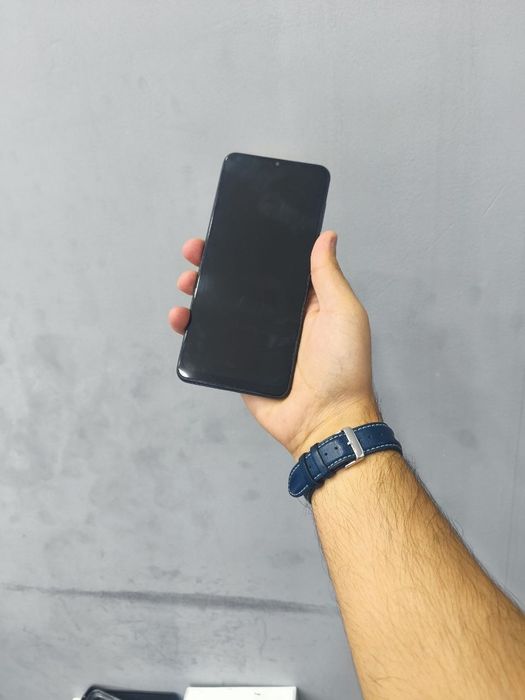 Samsung m12 sotuvda
