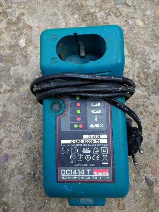 Vând încărcător Makita 7,2--14,4V