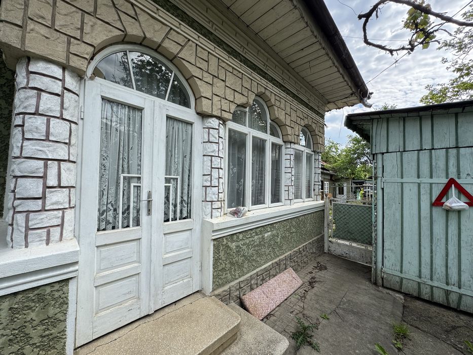 Casă + teren generos de vânzare – Piatra-Neamț – 135.000 € NEGOCIABIL