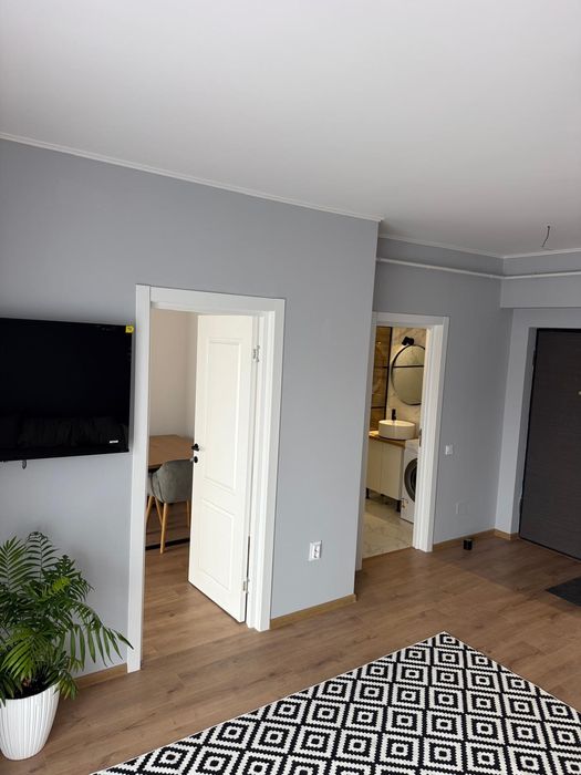 Închiriez garsoniera