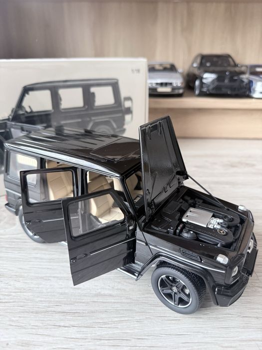 Колекционерски модел Mercedes-Benz G500 iscale 1/18