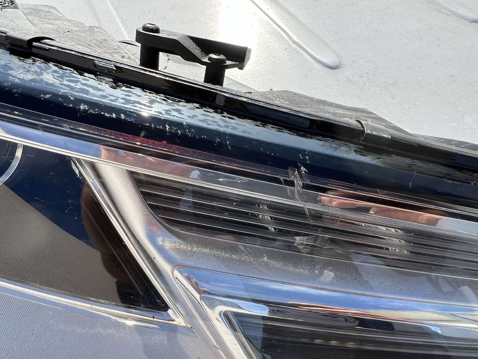 Десен фар за Audi A4-B9