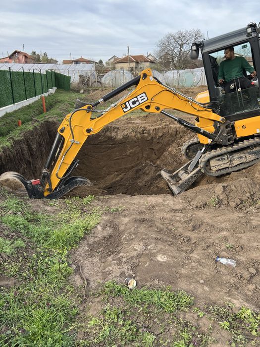 Услуги с Мини Багер 3,5 Тона и Комбиниран Багер