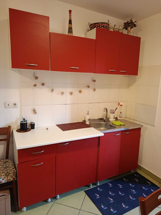 Vând mobila de apartament