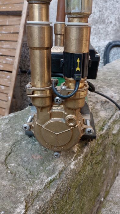 Помпа за парно и душ