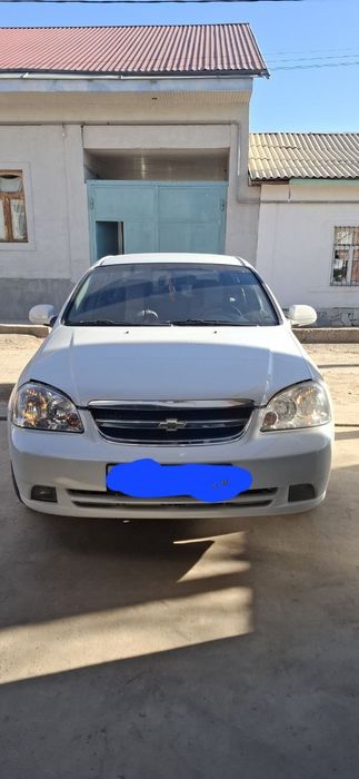 Ласетти 1.8  2009