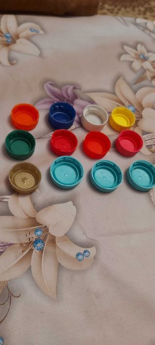 Продаются пробки пластиковые винтовые