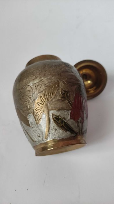 2 кутии от масивен месинг техника емайл