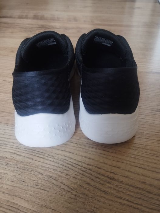 Skechers лесно обуване