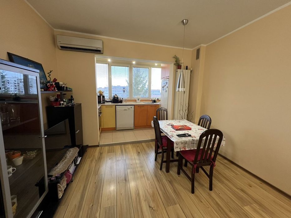 Продава се Тристаен апартамент в София, Люлин 8 - 76 кв.м за 2172 €/кв.м - Снимка #4