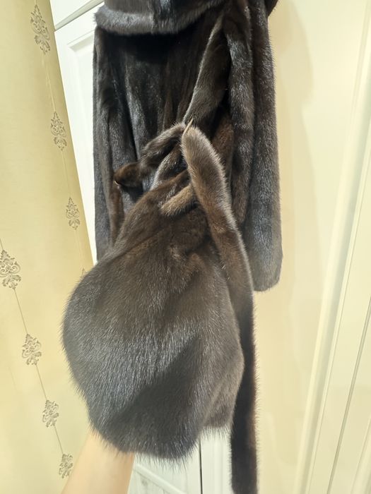 Продам норковую шубу