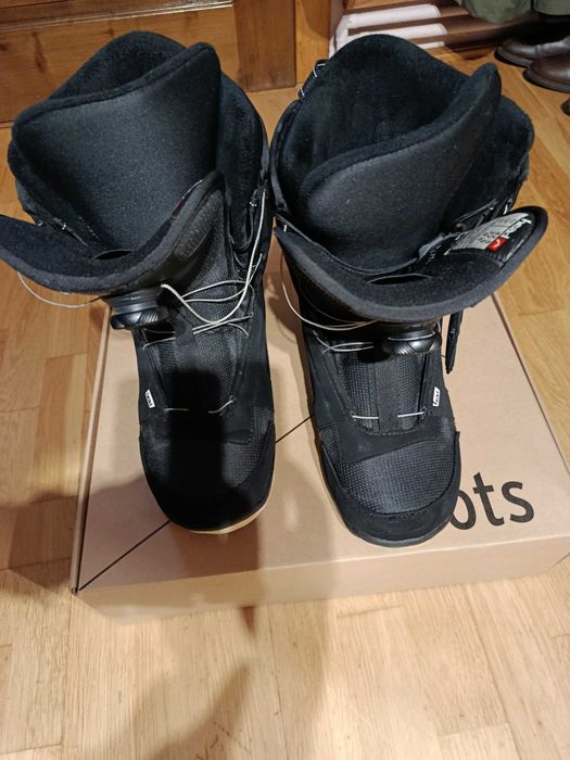 Vand boots Head marimea 27.5/42.5 negre