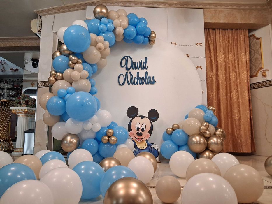 Arcada baloane Aranjamente botez Decor botez Photocorner aniversare Panou foto gender reveal Aranjament cristelnita ARANJAMENTE BALOANE ZI NASTERE