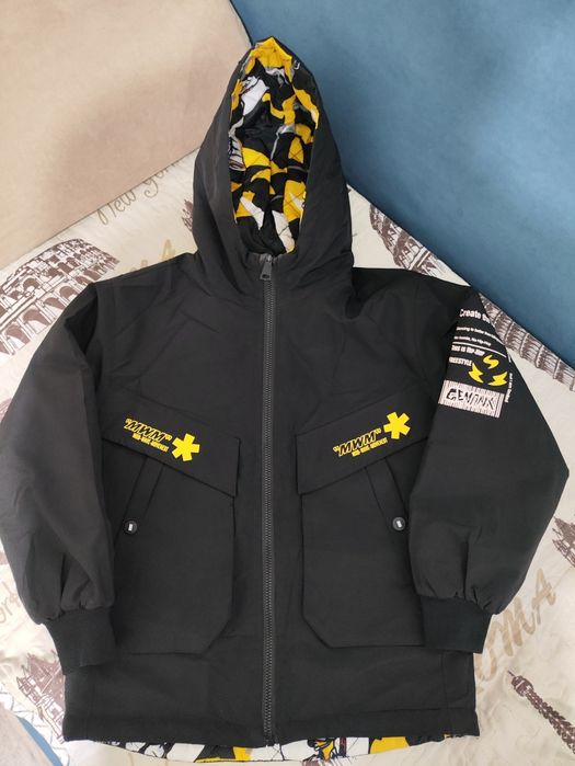 Продам двустороннюю куртку на мальчика