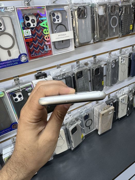 iphone 11 64GB. holati yaxshi ochilmagan  hamma joyi radnoy