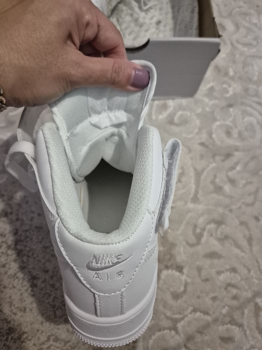 Кроссовки подростковые