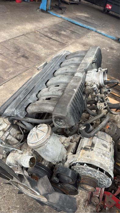 Продавам M50B20NV на части