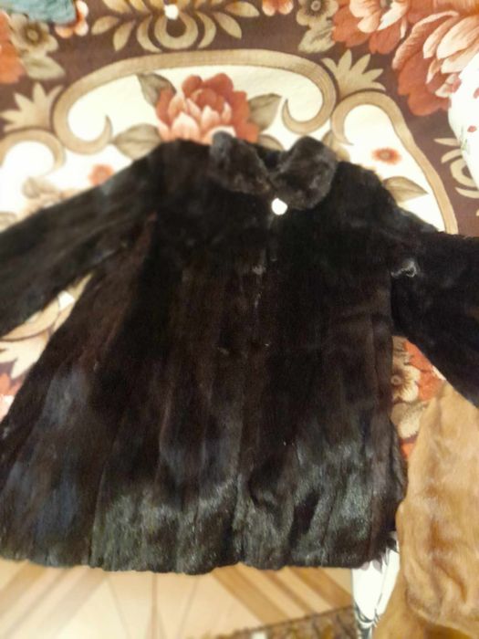 Haine din blana naturala