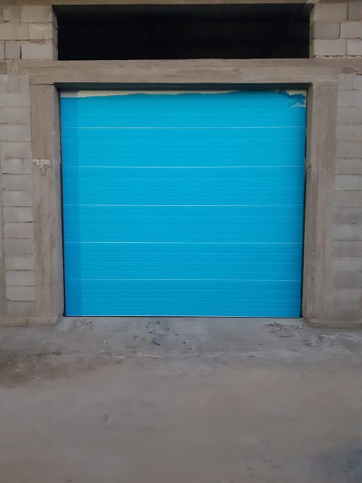 Секционные ворота