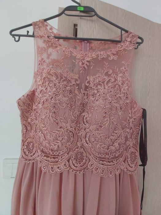 Официална розова рокля