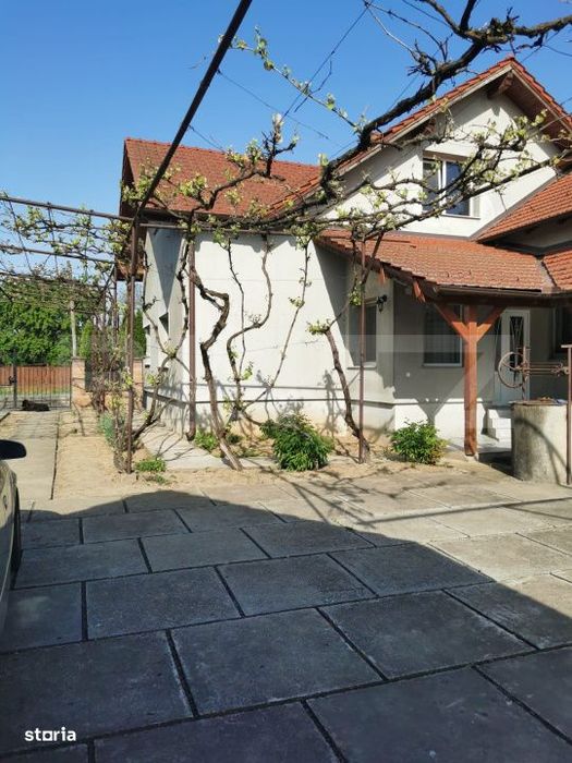 Casa cu 5 camere, suprafata utila 208 mp, loc. Halmeu