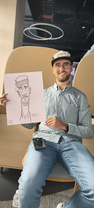 Рисувам карикатури на живо.