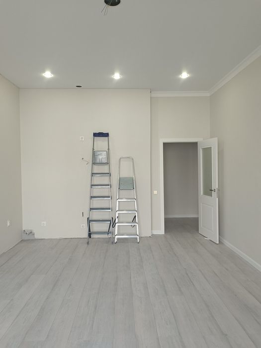 Поклейка обоев  любой сложности