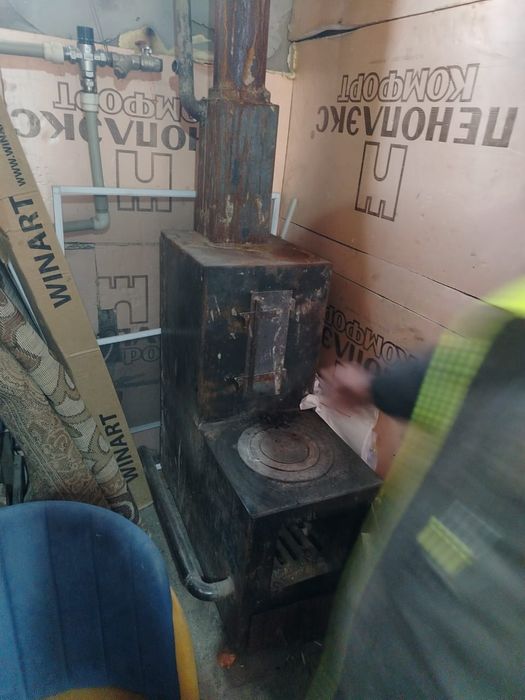 Продам твердотопливный котел печь