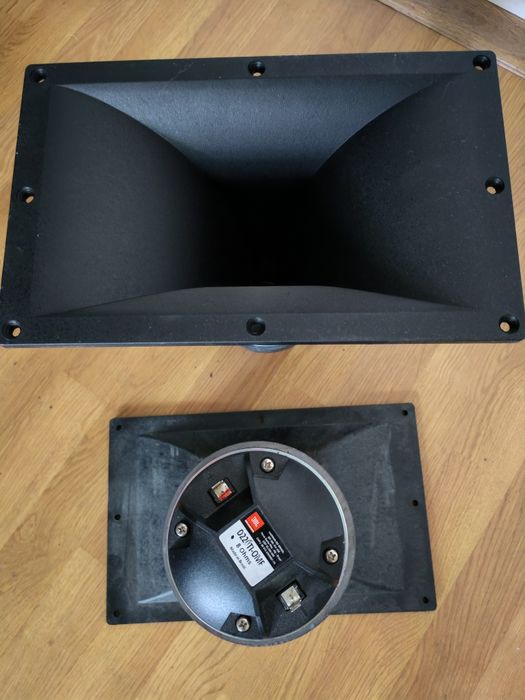 Drivere JBL  D220-OMF