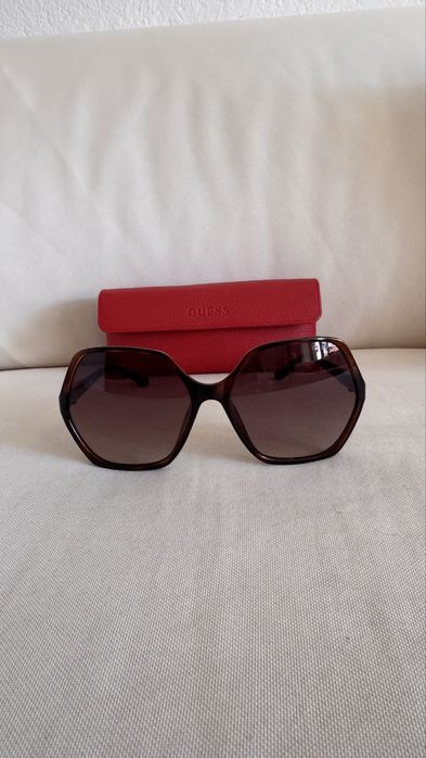 Слънчеви очила D &G и GUESS
