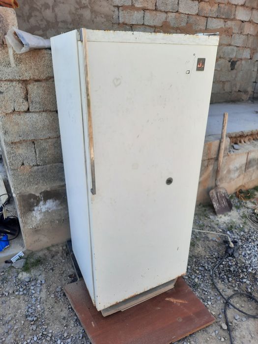 Холодильник для кухни