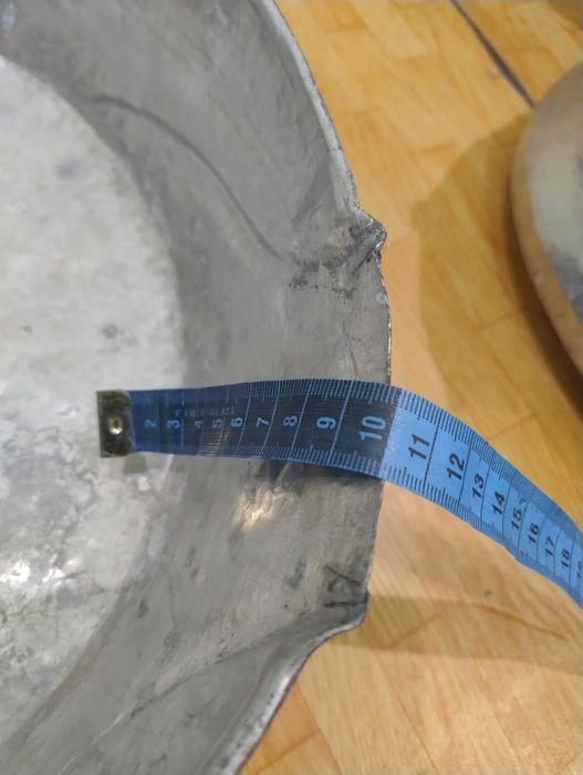 Менче и съд за варене на лютеница