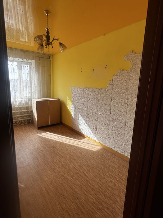 Срочно Продам 4 комнатную квартиру