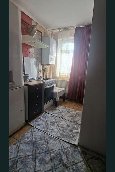 închiriez Garsoniera