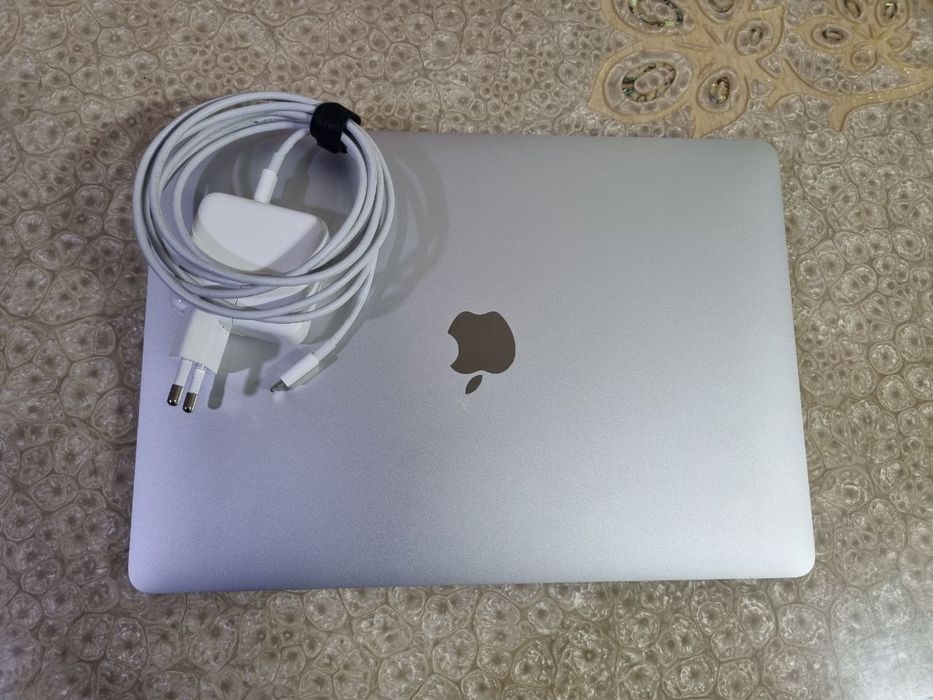 Macbook Air M1 13 dyum ram 16GB/ssd 512GB sotiladi