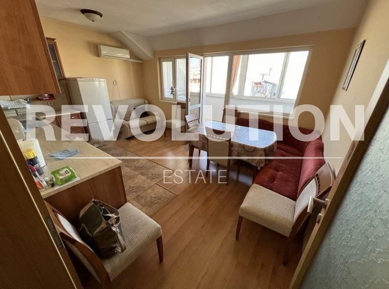 Дава се под наем Двустаен апартамент в Варна, Цветен квартал - 65 кв.м за 450 € - Снимка #2