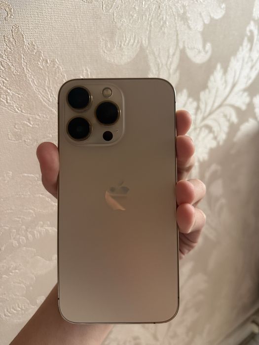 Iphone 13 pro gold