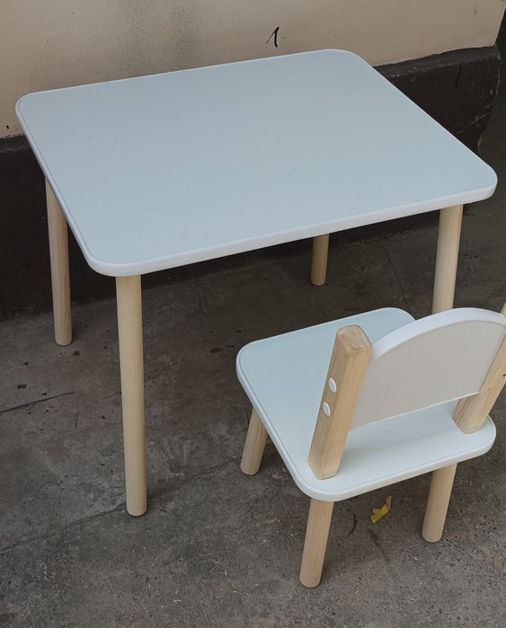Детские столы и стулья