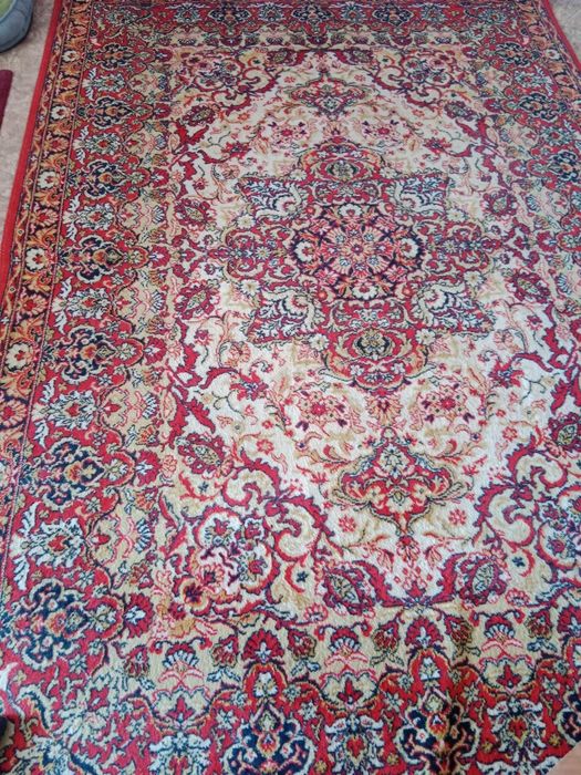 Продам 2 ковра  натуральный б/у